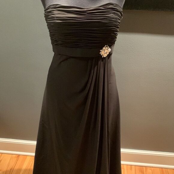 Morilee black gathered bodice crystal broach chiffon maxi, NWT, size 4 - Picture 2 of 11